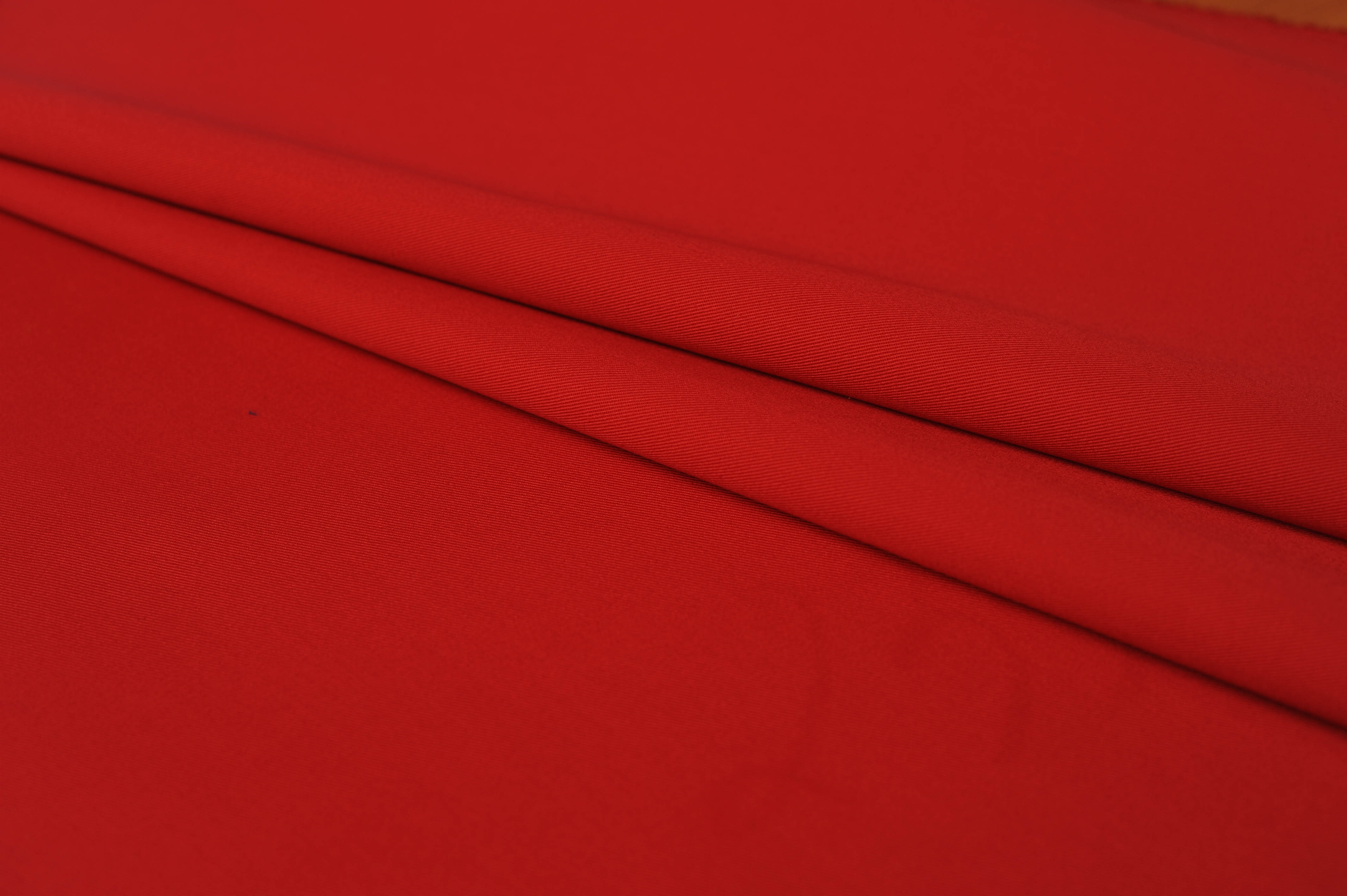 Изображение ткани адванта 240 червоний (60% бав/40% пе)
